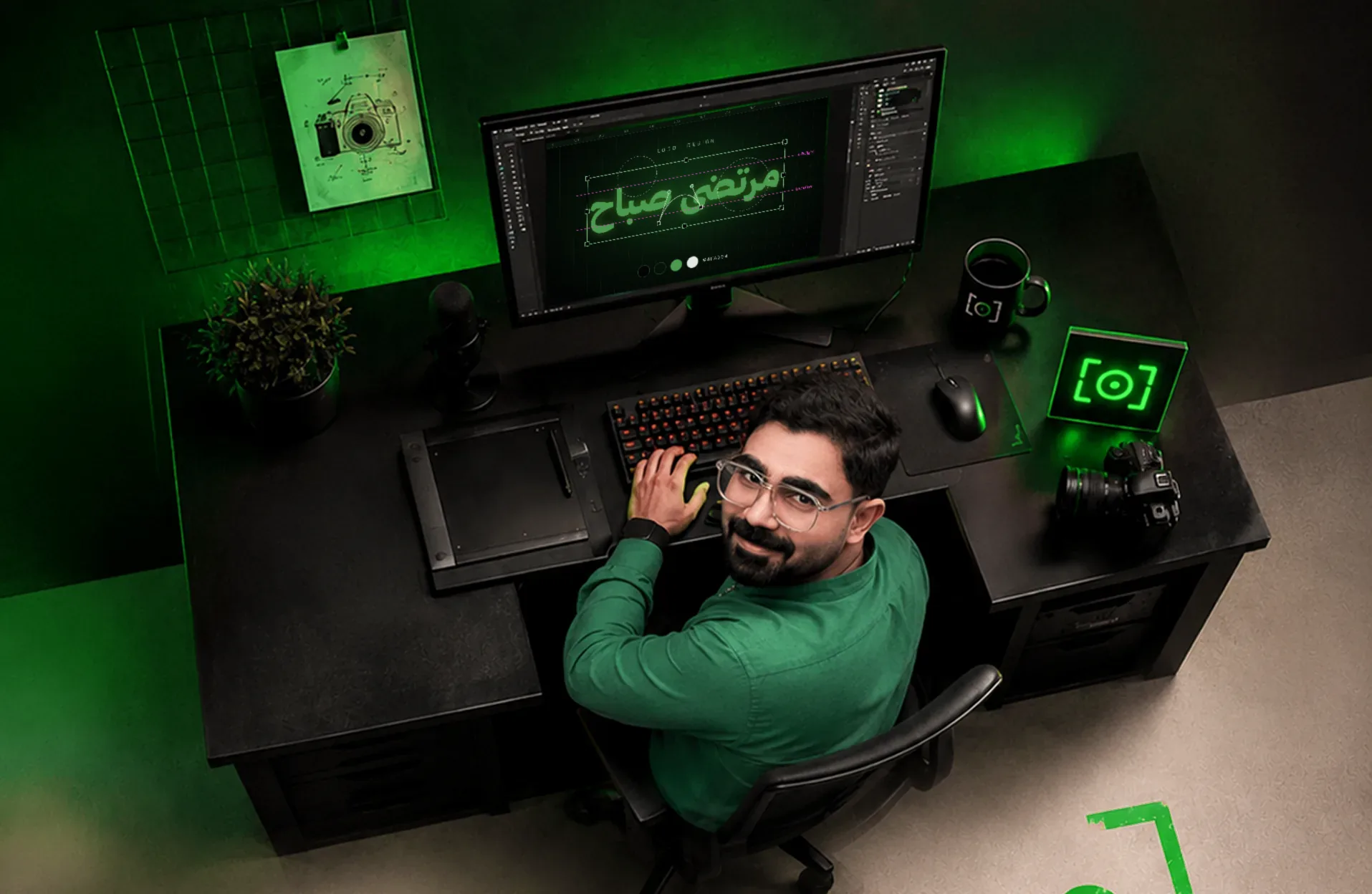 مرتضى صباح على مكتب التصميم